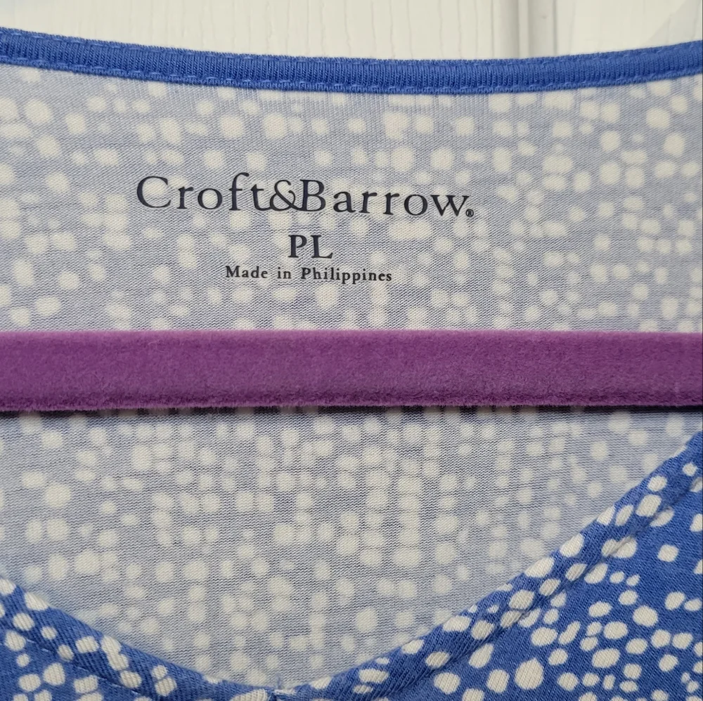 🔴 SOLD Croft and barrow light blue and white top - Picture 2 of 4